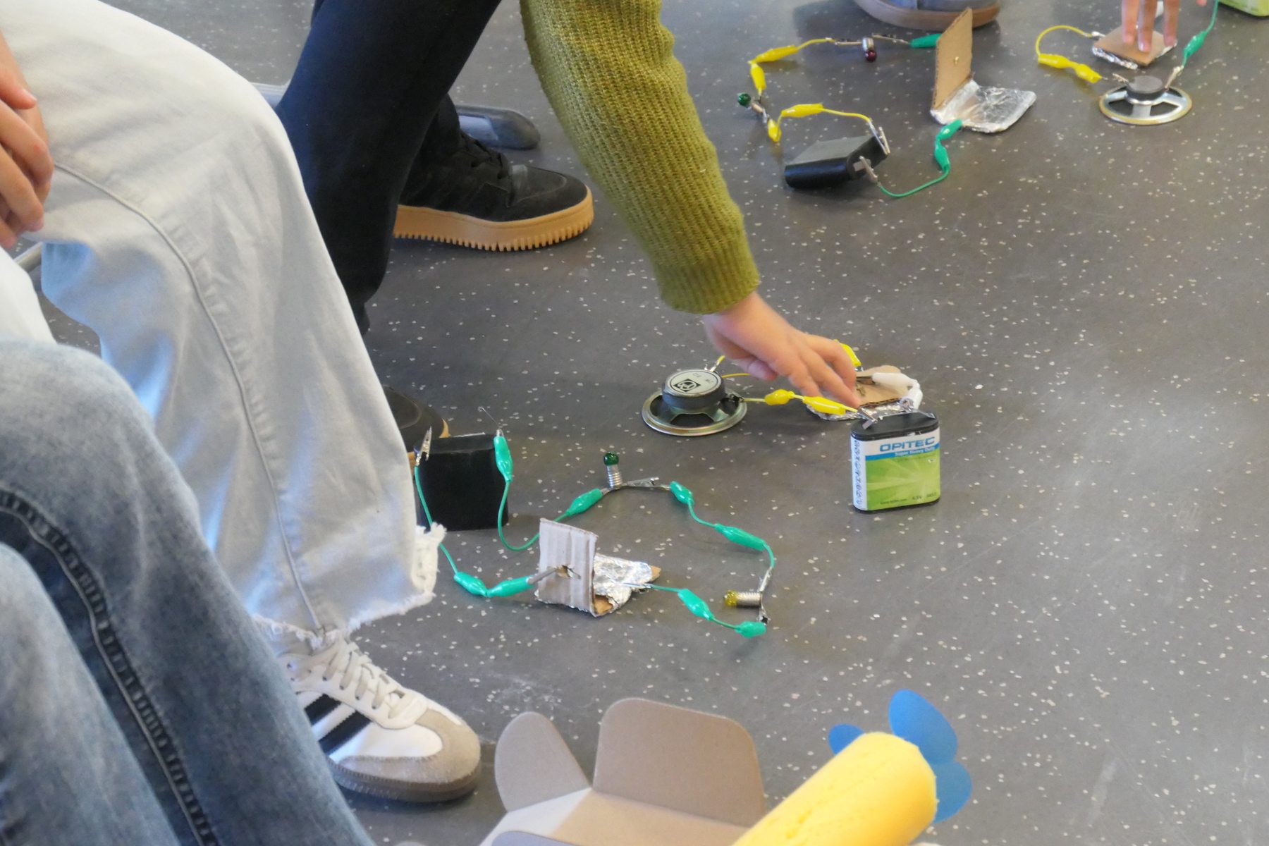 2025-Herbstferien Workshop Tueftlerinnen - Clement Stiftung - Zontas